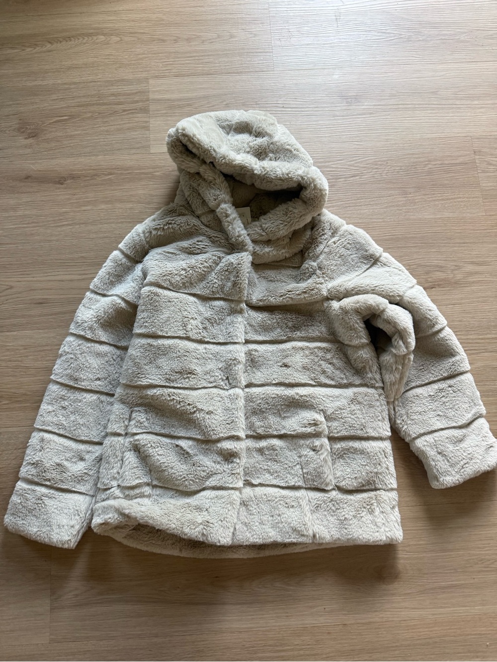 Quince Hooded Faux Fur Jacket Sz S new